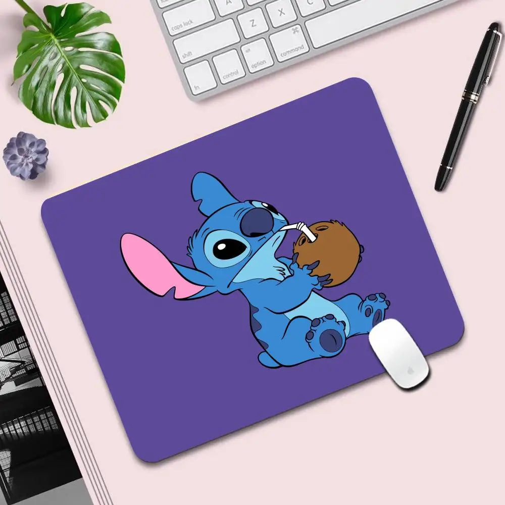 Alfombrilla para PC de Stitch 【Edición Limitada】- Antideslizante, Ultra Suave & Resistente ✨ 🌟 ¡Haz que tu setup refleje tu estilo con Stitch!