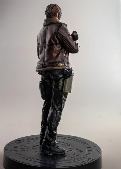 Figura de Acción de Leon S. Kennedy 29cm – Edición de Colección con Ropa de Cuero