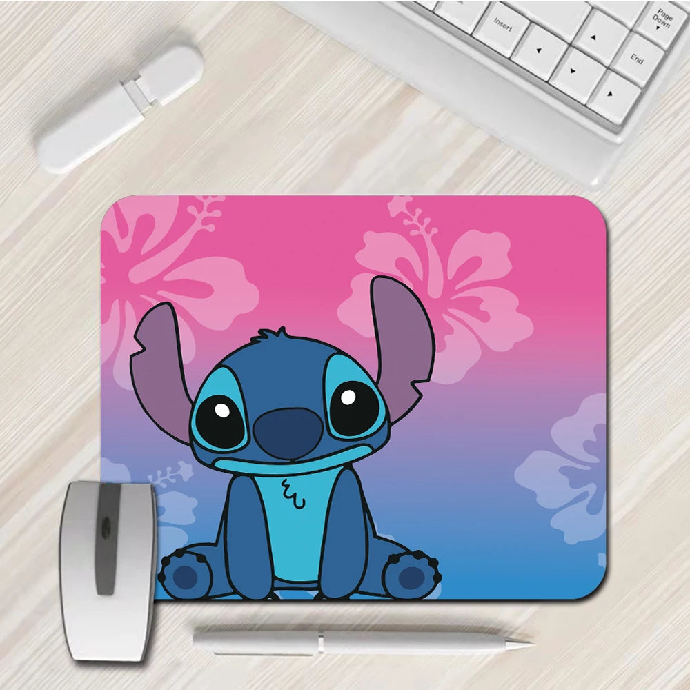 Alfombrilla para PC de Stitch 【Edición Limitada】- Antideslizante, Ultra Suave & Resistente ✨ 🌟 ¡Haz que tu setup refleje tu estilo con Stitch!