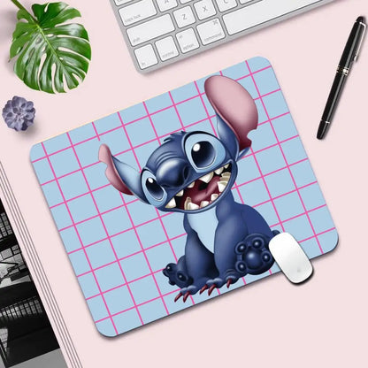 Alfombrilla para PC de Stitch 【Edición Limitada】- Antideslizante, Ultra Suave & Resistente ✨ 🌟 ¡Haz que tu setup refleje tu estilo con Stitch!
